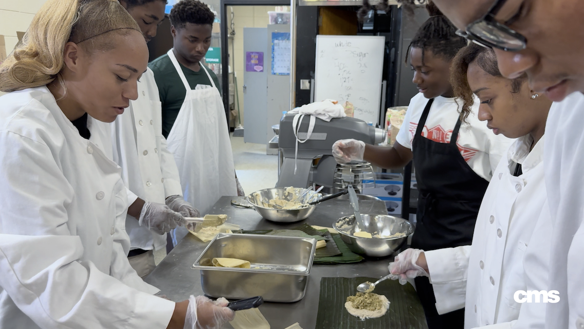  High School students make tamales during Hispanic Heritage Month